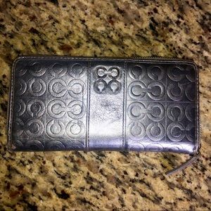 Silver Coach Wallet w/ Silver Hardware C’s